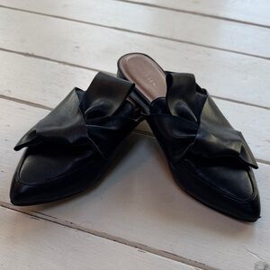 Halogen Elegant Black Leather Mules